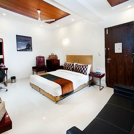 Отель Raj Residency Бангалор Экстерьер фото